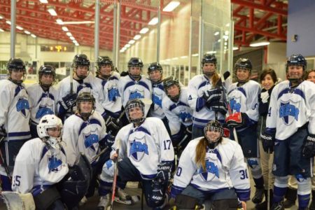 Stredoškolské dievčenské hokejové družstvo